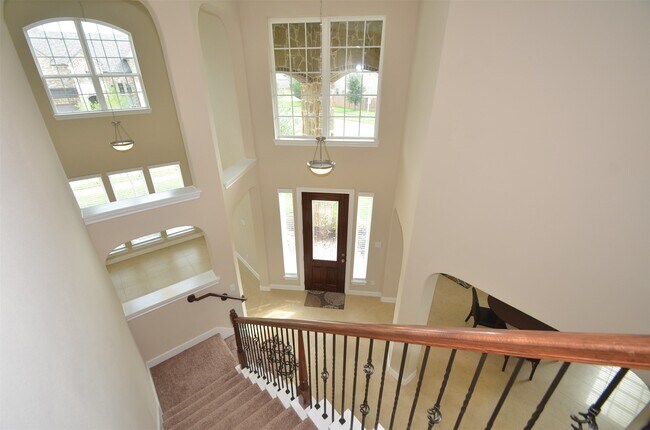 Building Photo - 27403 Canyon Reach Dr