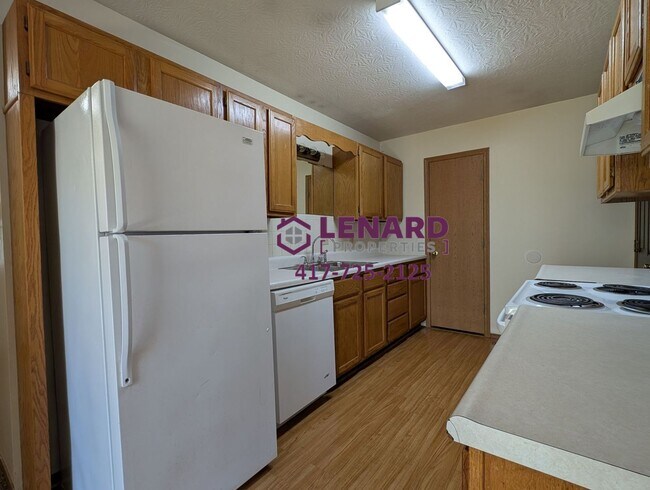 Building Photo - Roxbury-Fuerst