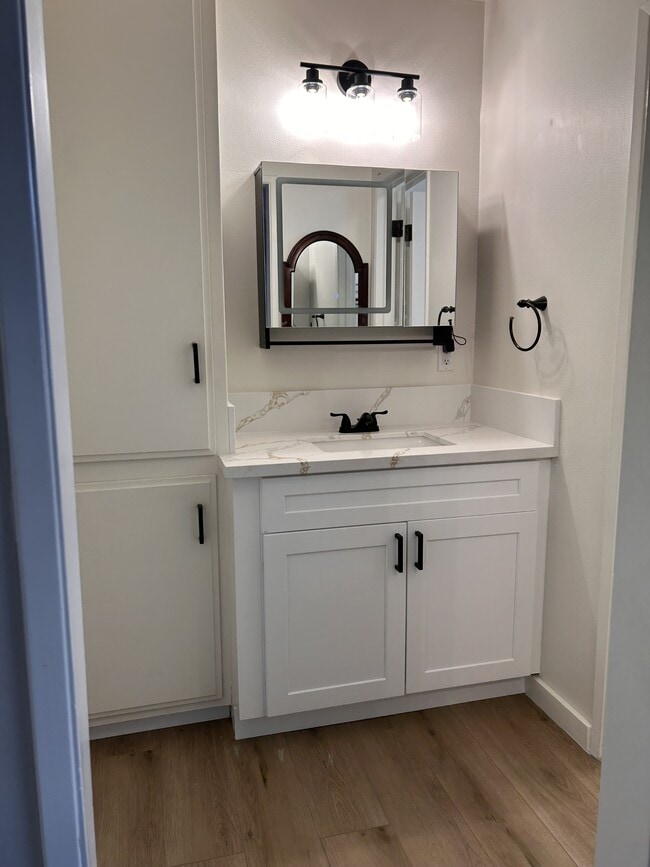 Building Photo - 7010 Jordan Ave