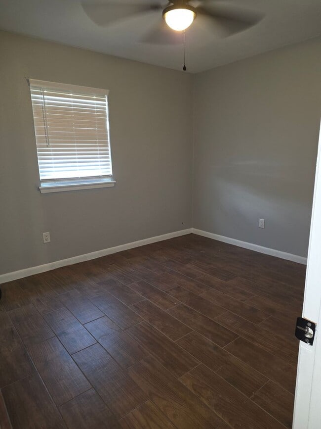 Building Photo - Gautier Property