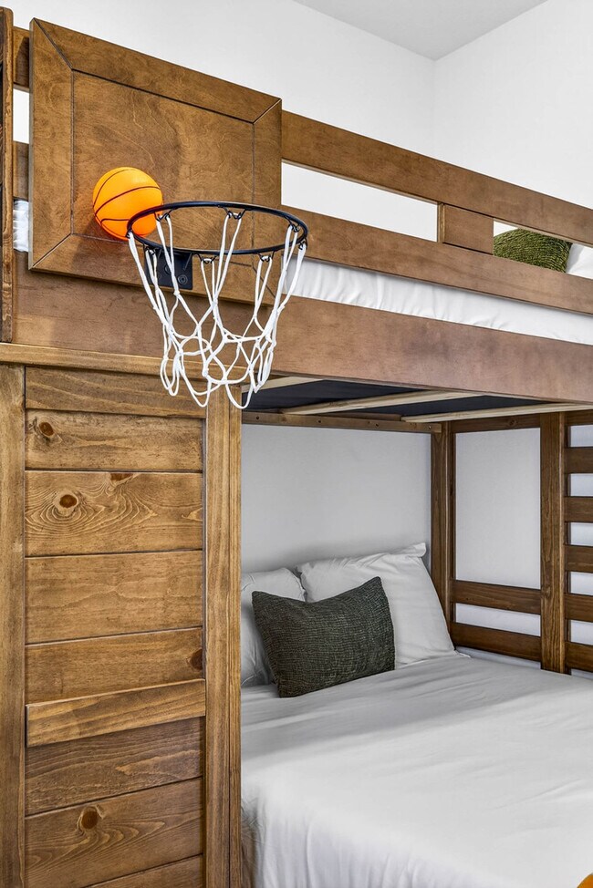 Building Photo - 1734 W Cherry St