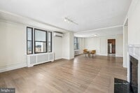 Building Photo - 2031 Locust St