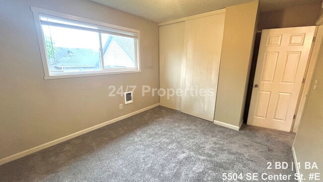 Building Photo - Upper-Level 2 BD | 1 BA Home - FoPo