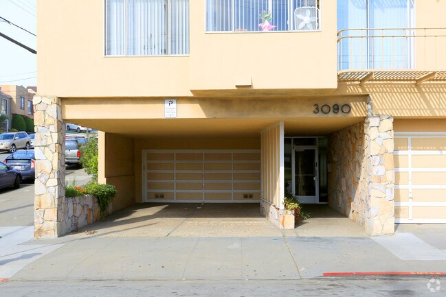 Building Photo - 3090 Vicente St