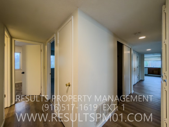 Building Photo - Beautifully Renovated 3 Bedroom Available Now