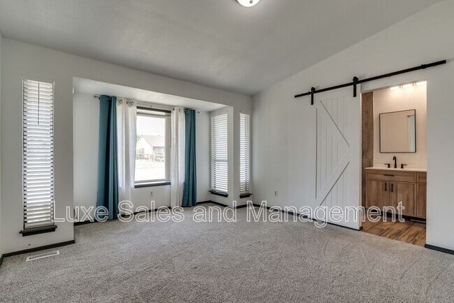 Building Photo - 612 NW 139th St