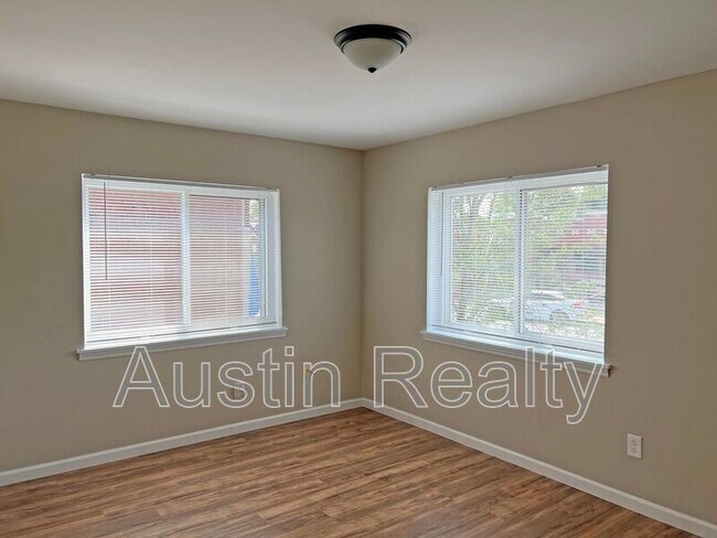 Building Photo - 5468 Cologne Ave
