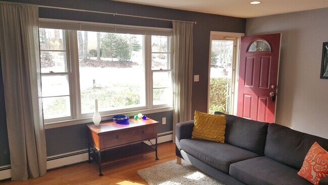 Building Photo - Incredibly well maintained rancher in Monrovia available mid June!