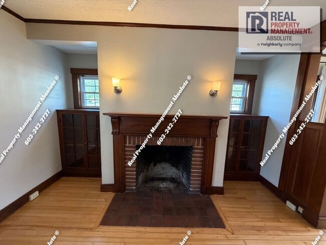 Building Photo - Bright & Updated 3-Bed in Manchester’s East Side
