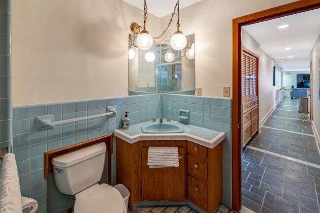 Building Photo - 22533 Majestic Dr