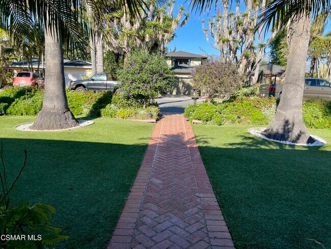 Building Photo - 5573 Calle Arena