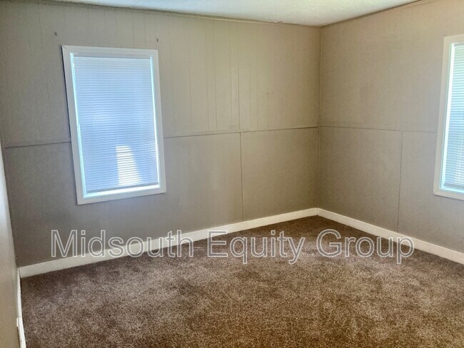 Building Photo - 108 Muse St