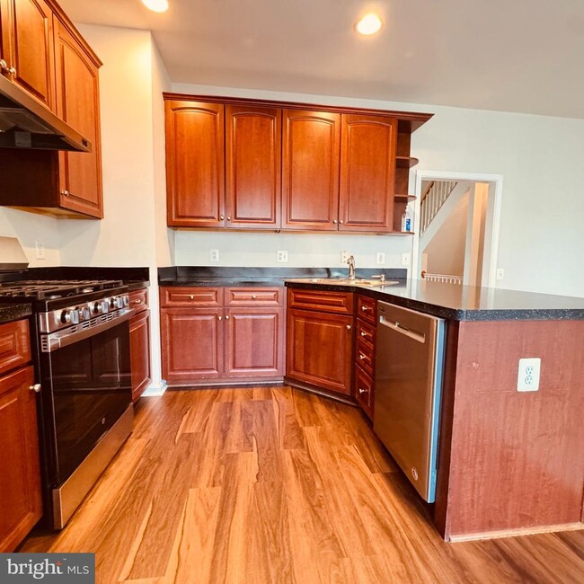 Building Photo - 8936 Singleleaf Cir