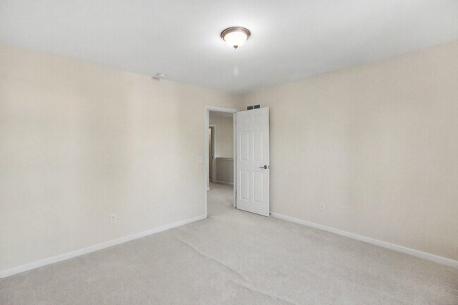 Building Photo - 41574 Mitchell Rd