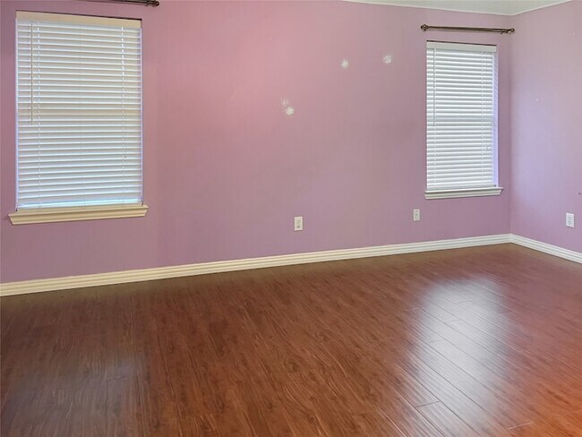 Building Photo - 402 Calvary Dr