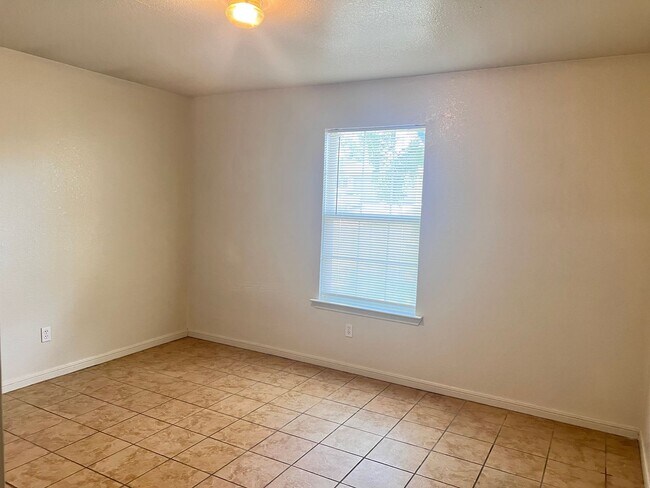 Building Photo - 1409 Hopi Trail