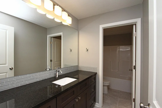 Building Photo - 5 Bedroom and 3 Bathroom House available J...