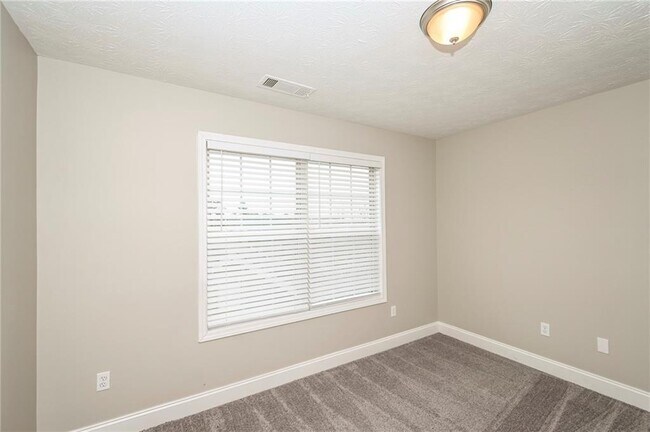 Building Photo - 4520 Ferncrest Pl