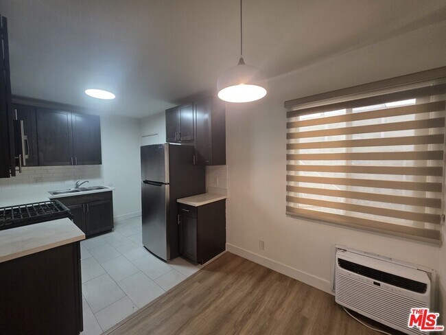 Building Photo - 1224 N Fairfax Ave