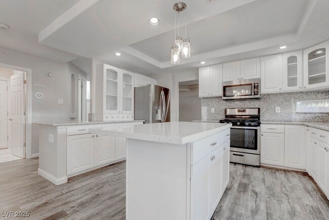 Building Photo - 7898 Spindrift Cove St