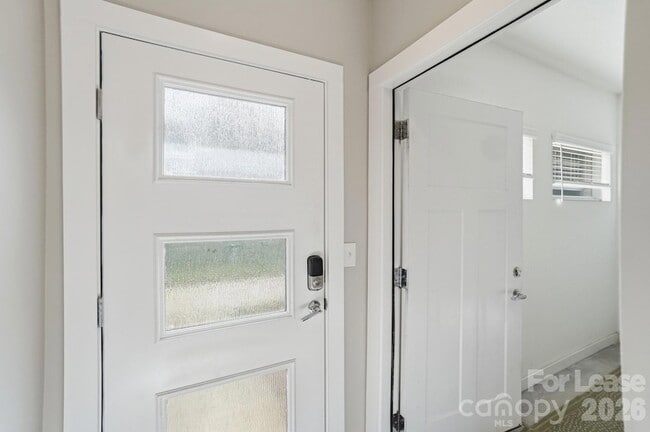 Building Photo - 523 Sedgefield Park Dr