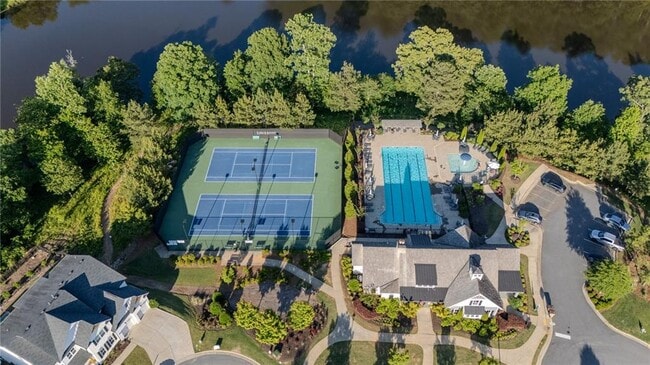 Building Photo - 4440 Kendall Pointe Dr