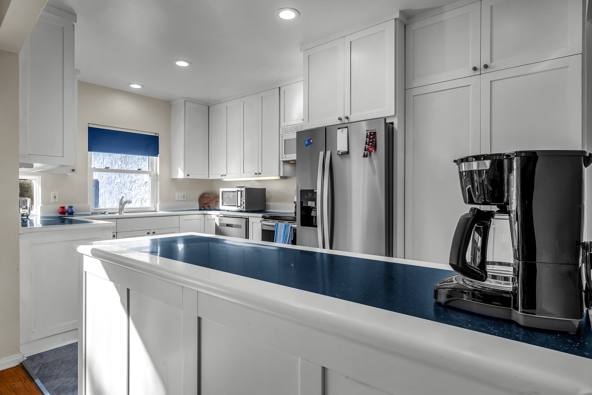 Building Photo - 8207 Stewart Ave