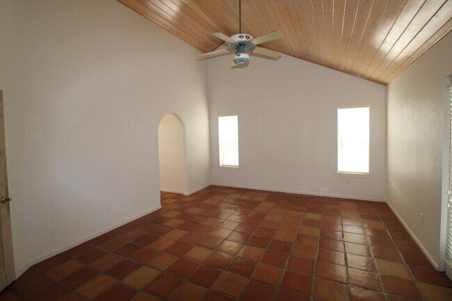 Building Photo - 7 Metate Dr