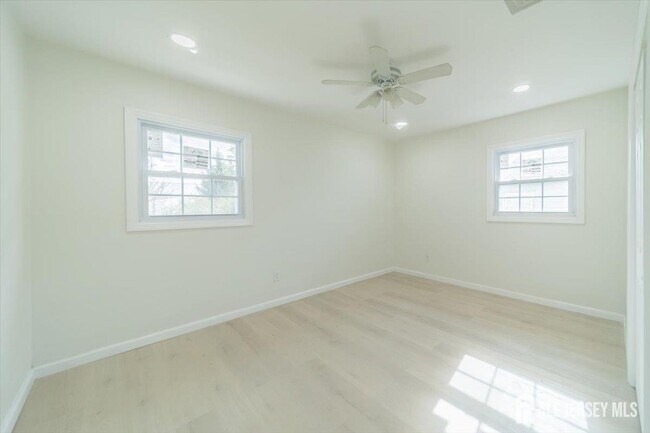 Building Photo - 54 Bergen St