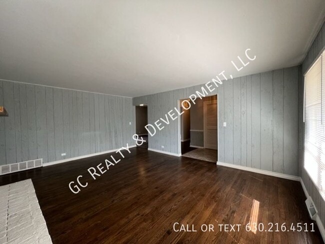 Building Photo - 22W220 Burr Oak Dr