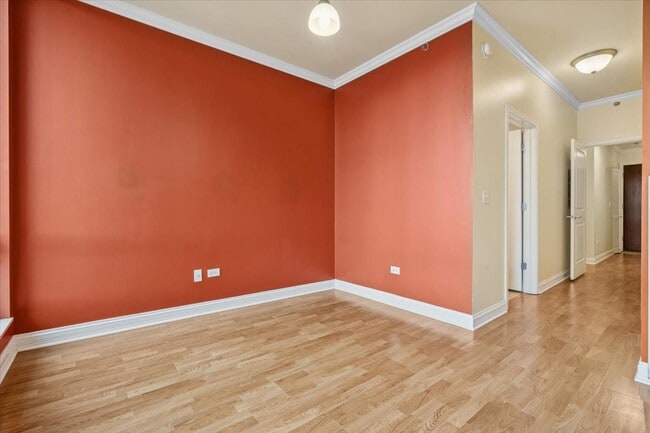 Building Photo - 1400 S Michigan Ave