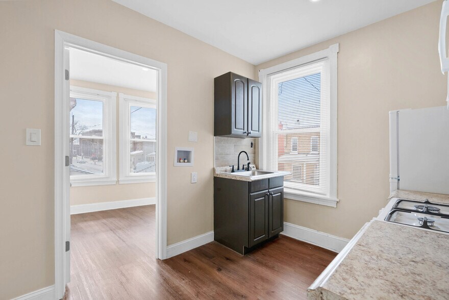 Building Photo - 5860 Haverford Ave