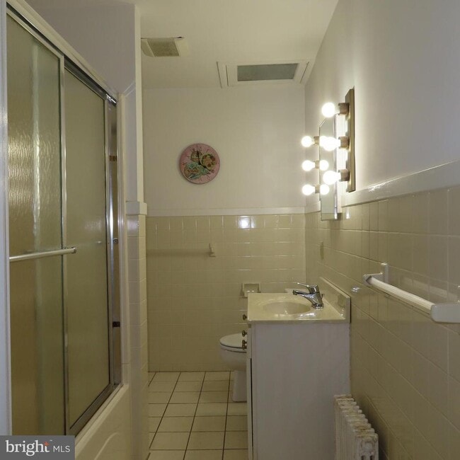 Building Photo - 304 S Coldbrook Ave