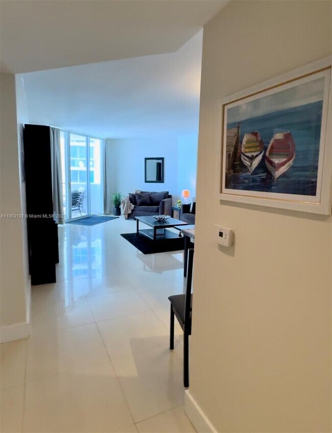 Building Photo - 17375 Collins Ave