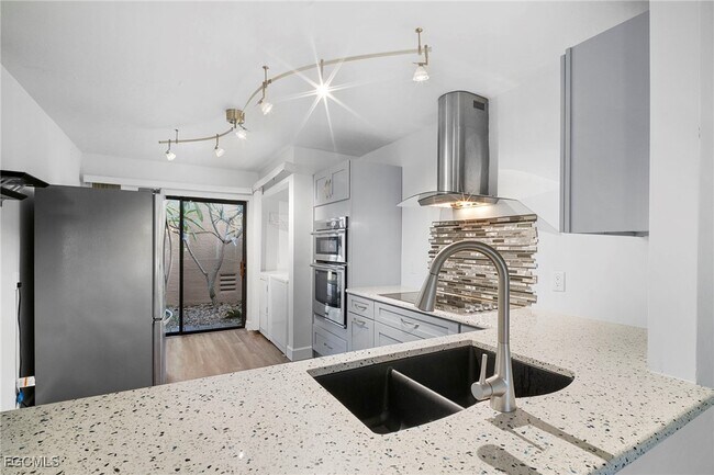 Building Photo - 15456 Admiralty Cir