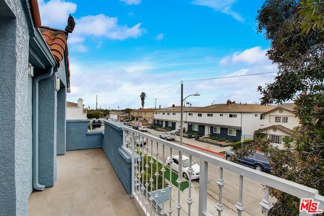 Building Photo - 4843 W 118th St