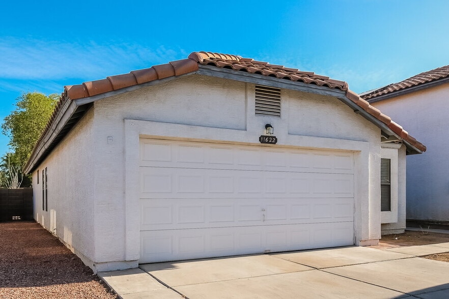 Building Photo - 11622 W Olive Dr