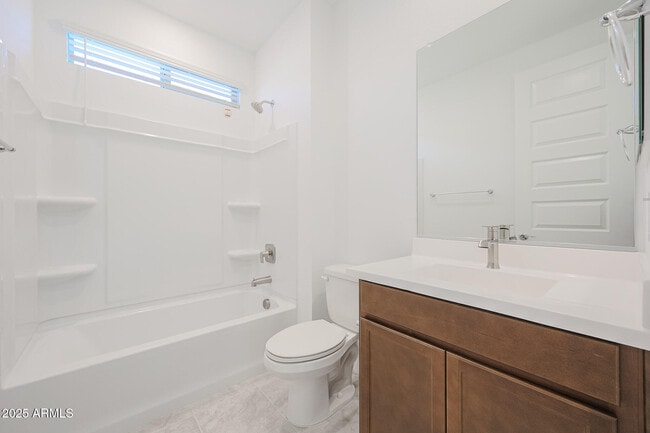 Building Photo - 14819 W Cottontail Ln