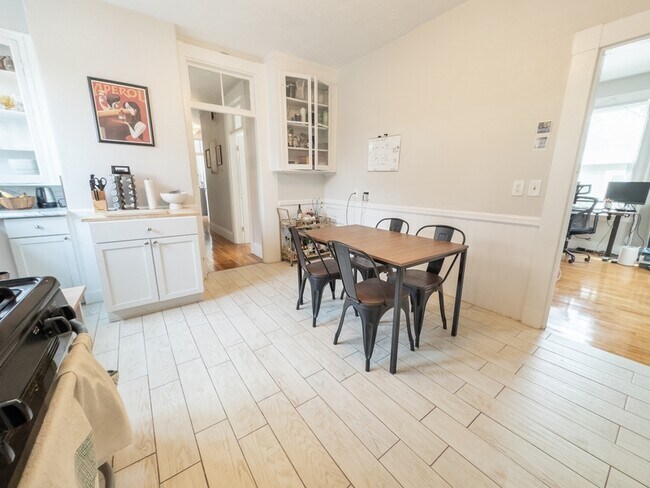 Building Photo - 35 Essex St