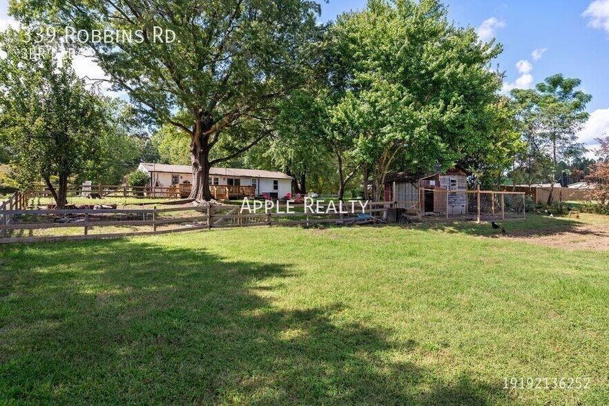 Building Photo - 339 Robbins Rd