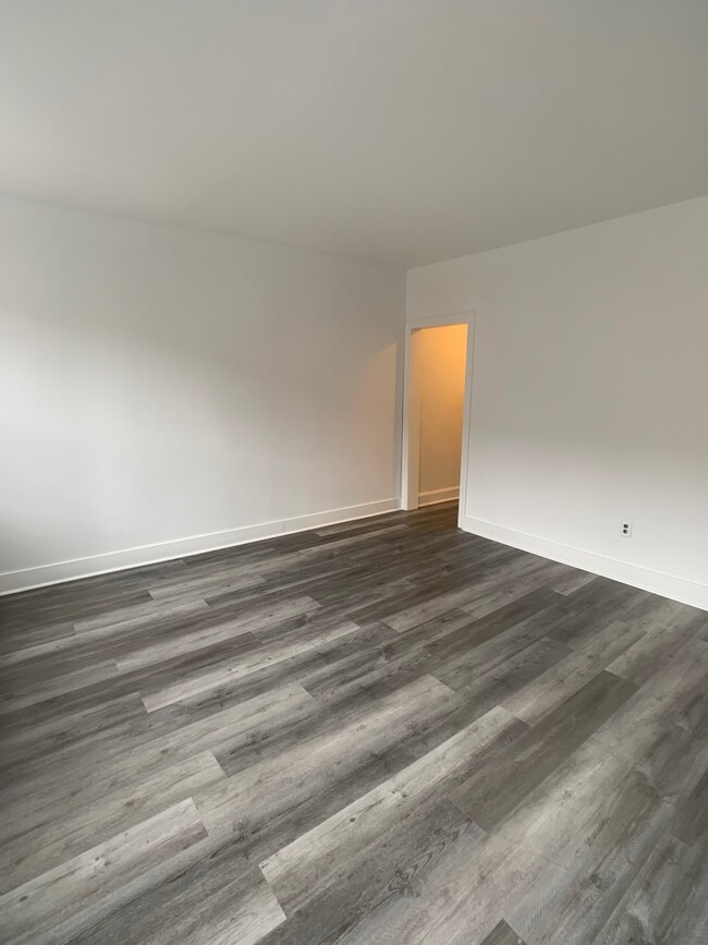 Building Photo - 809 S 10th St
