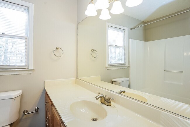 Building Photo - Spacious Two-Story Home in Aiken, SC