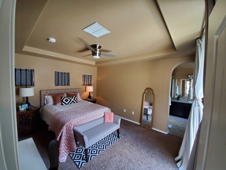 Building Photo - 5517 Sunrise Mesa Dr