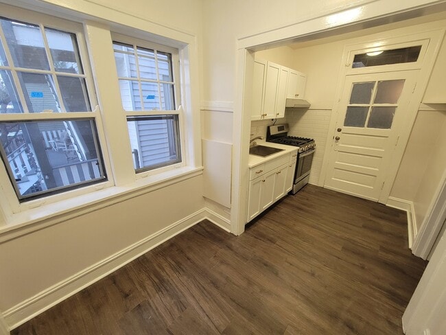 Building Photo - 1624 Washington St