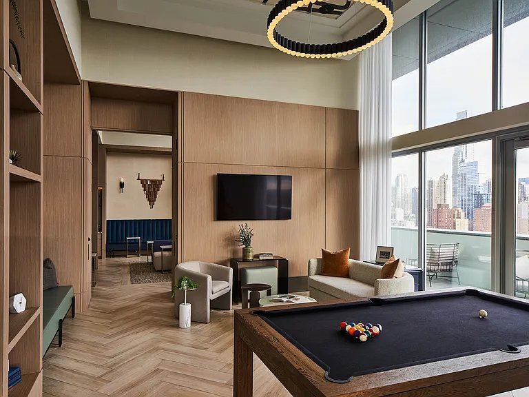 Building Photo - 234 W Hill St