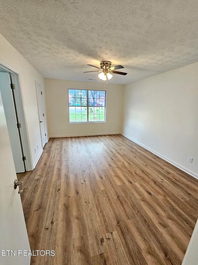 Building Photo - 801 Josepi Dr