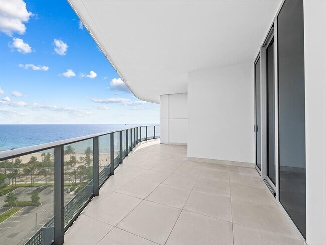 Building Photo - 701 S Fort Lauderdale Beach Blvd
