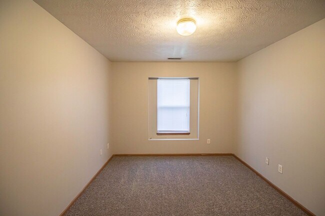 Building Photo - 3521/3523 E Thornhill Circle