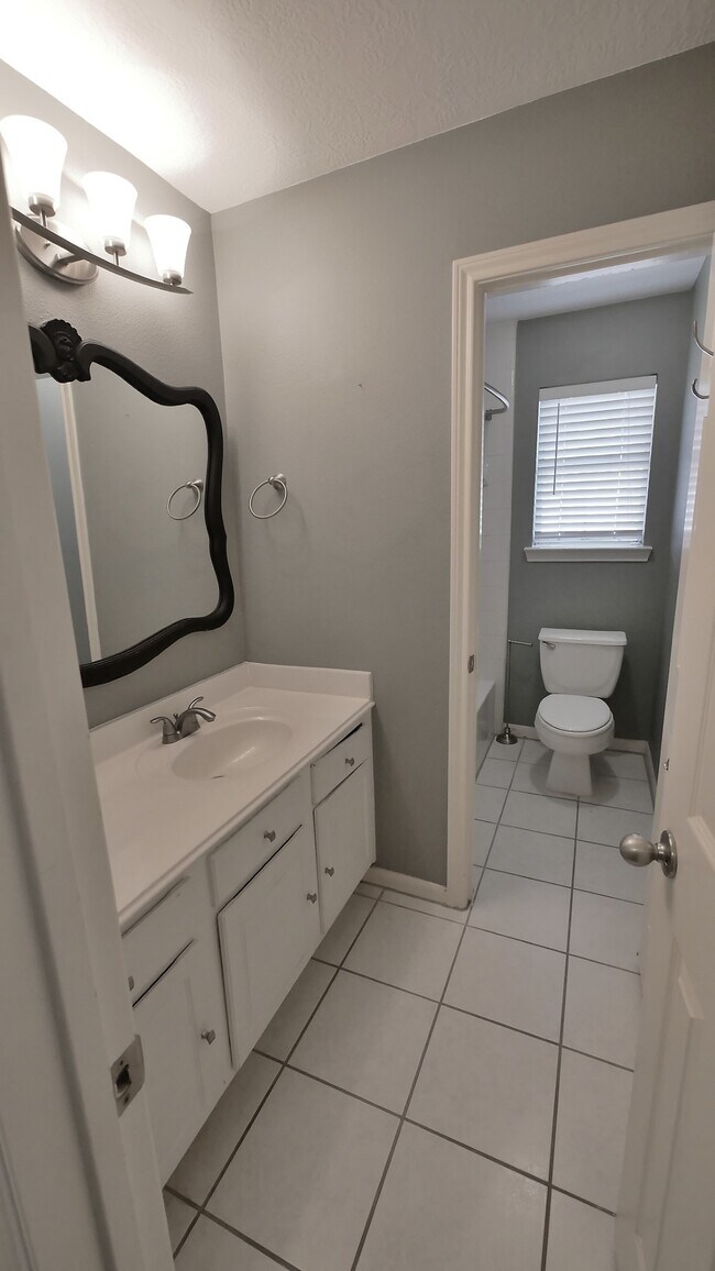 Building Photo - 10402 Indian Paintbrush Ln