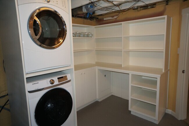 Building Photo - NE Portland - Irvington 3-bedroom Beauty!